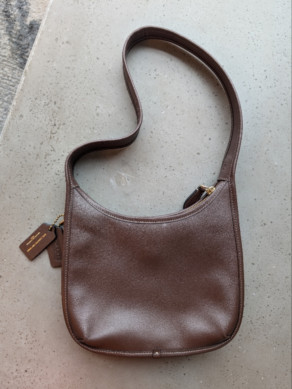 Coach Curve Zip Maple
